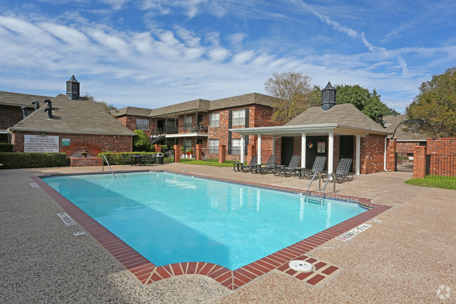 Building Photo - Towne Oaks II Apartments