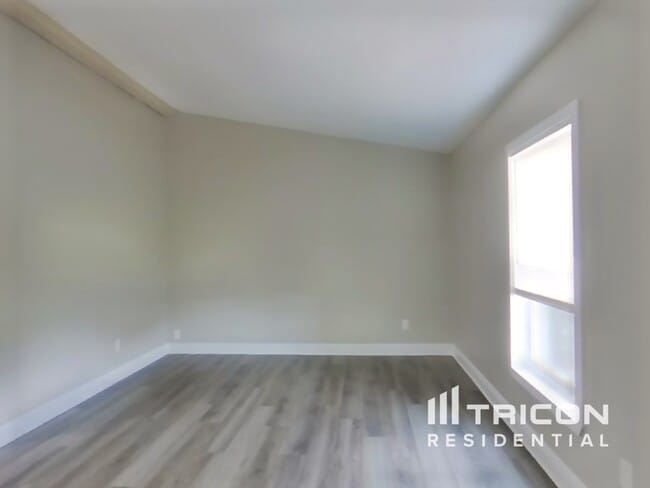 Photo - 1297 Voyager St