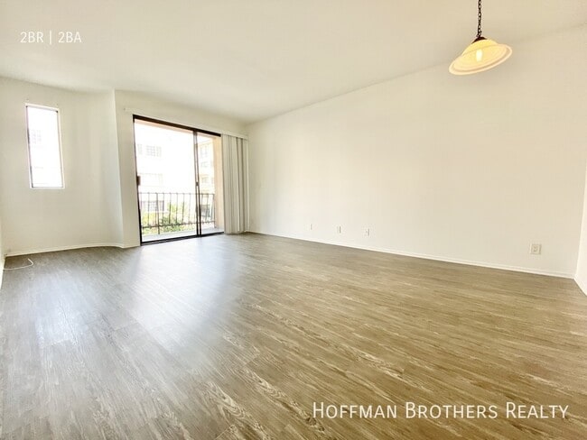 Photo - 350 N Oakhurst Dr Unidad 201