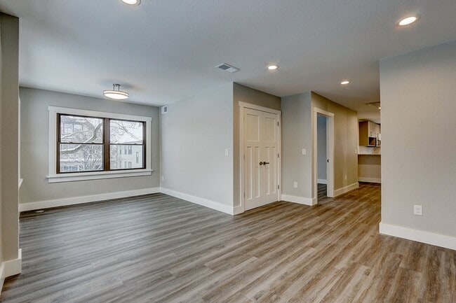 Photo - 2105 N Booth St Unit 1