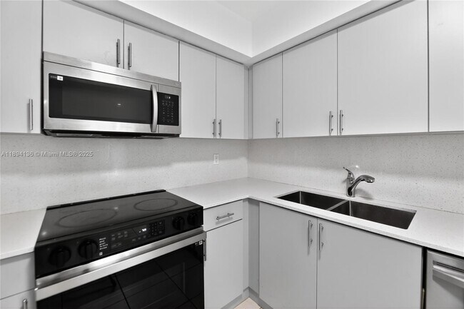 Photo - 7001 NW 15th St