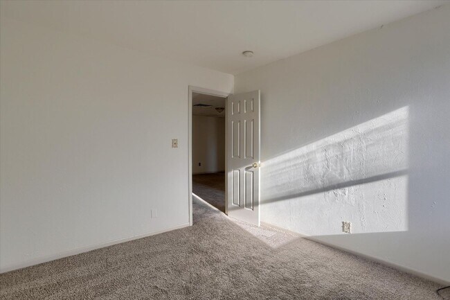 Photo - 643 S Wood St Unit 643 South Wood Street  1