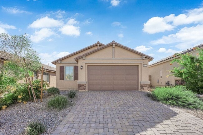 Building Photo - 3 bedroom home in gated community! Move in...