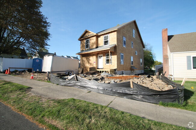 Building Photo - 70 Northfield Dr Rental