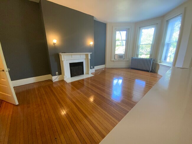 Building Photo - 343 Commonwealth Ave Unit 7 Rental