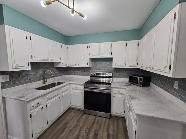 Photo - 105 California Ave