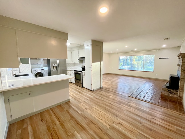 Photo - 9733 Hidden Ln