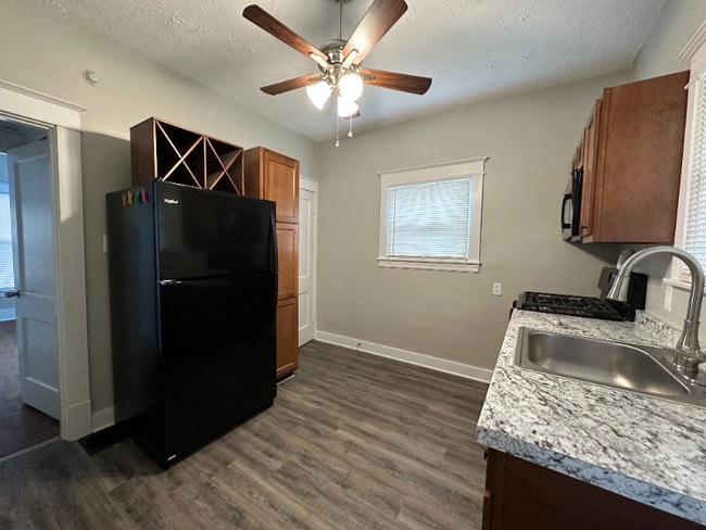 Photo - 813 Reading Rd