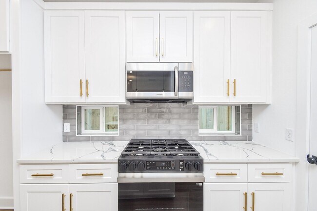 Photo - 4911 Nichols St