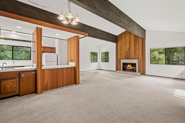 Photo - Incline Village: Condo - 3 Bedrooms, 2.5 Bathrooms, Garage, Walk to Lake / Hyatt / Restaurants / ...