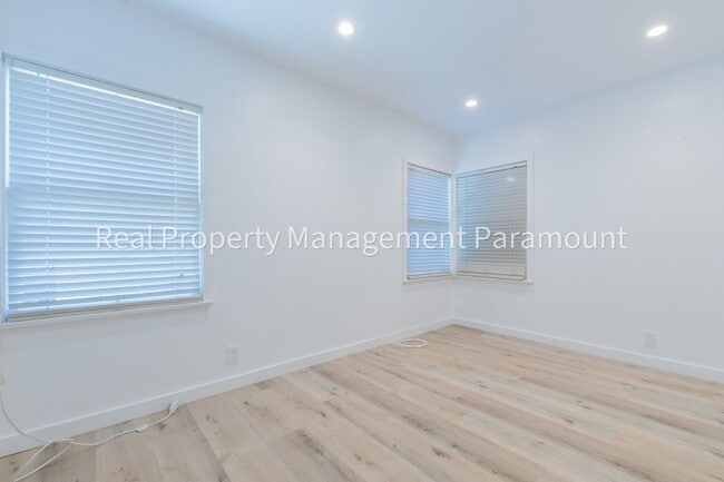 Photo - 919 N Stanley Ave Unit 921 N. Stanley Avenue