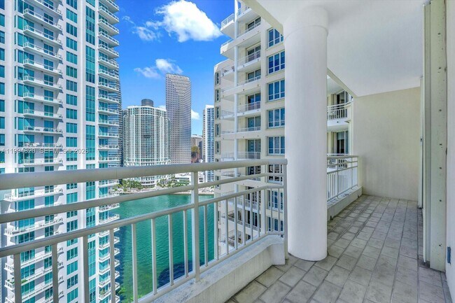 Photo - 888 Brickell Key Dr Unit 2201