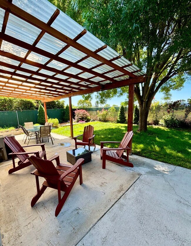 Photo - 2212 Lara Ln