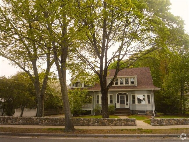 Building Photo - 163 Pleasant St Rental