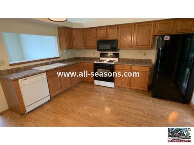 Photo - Beautiful home across from park in Fairfax!