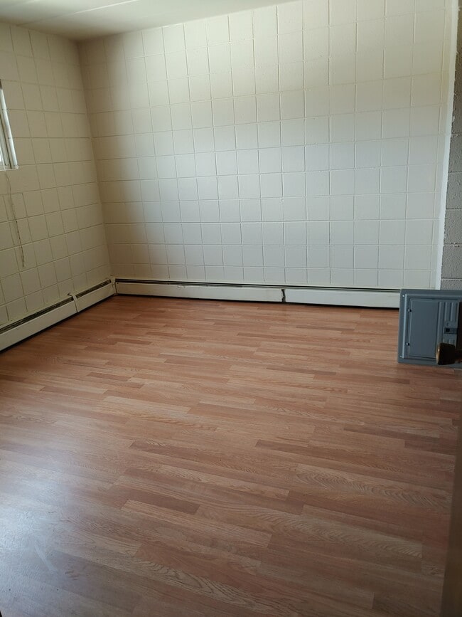 Photo - 220 N 4th St