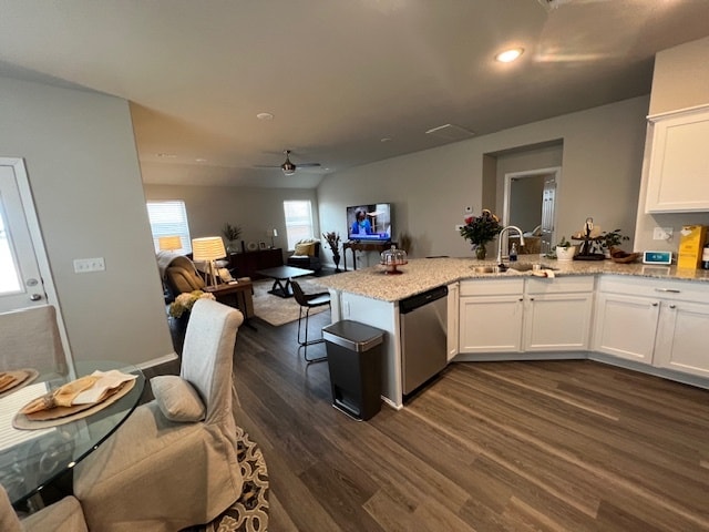 Wide open spaces - great for entertaining! - 2904 Emil Dr