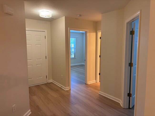 Photo - 83 Birkshire Way