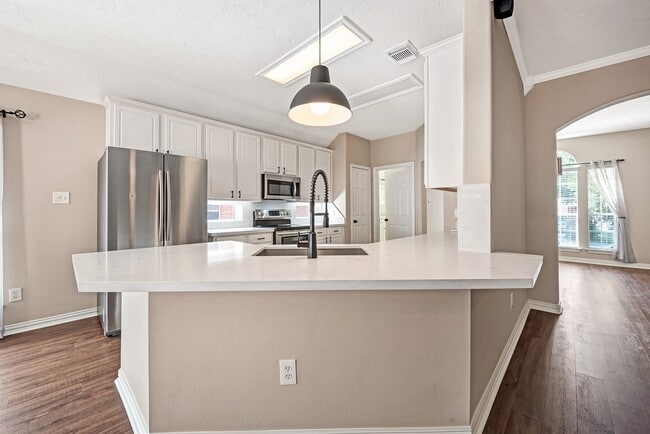 Building Photo - 135 W Russet Grove Cir