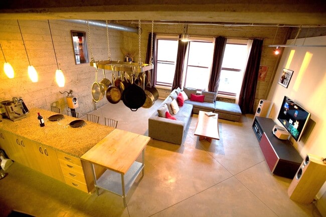 Building Photo - 201 4th St Unit #302