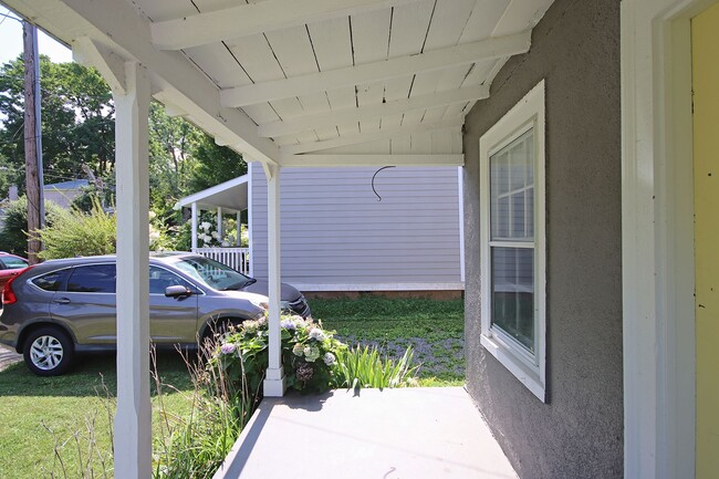 Photo - Charming Dog-Friendly Belmont Home