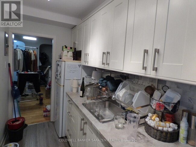 Photo - 691 Irene Crescent Unit 1