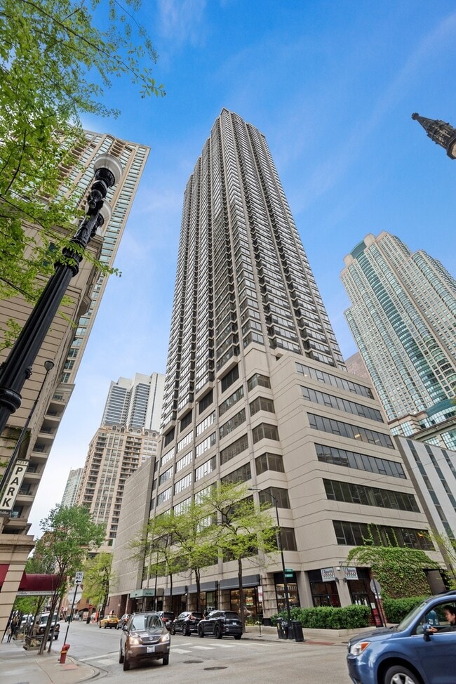Building Photo - 30 E Huron St Unit 2209 Rental