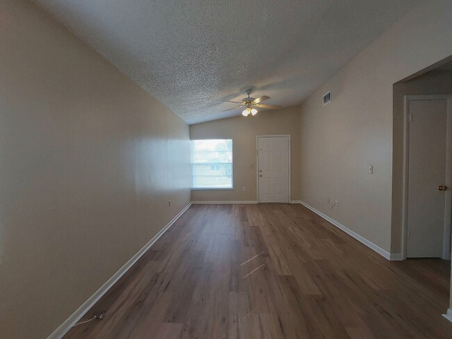 Photo - ***$500 off First Month*** 2 Bedroom / 2 Bathroom Duplex
