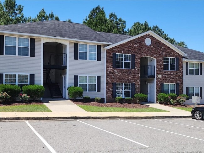 Building Photo - 912 Robeson St