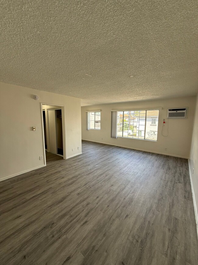 Photo - 915 N Wilton Pl Unidad 211