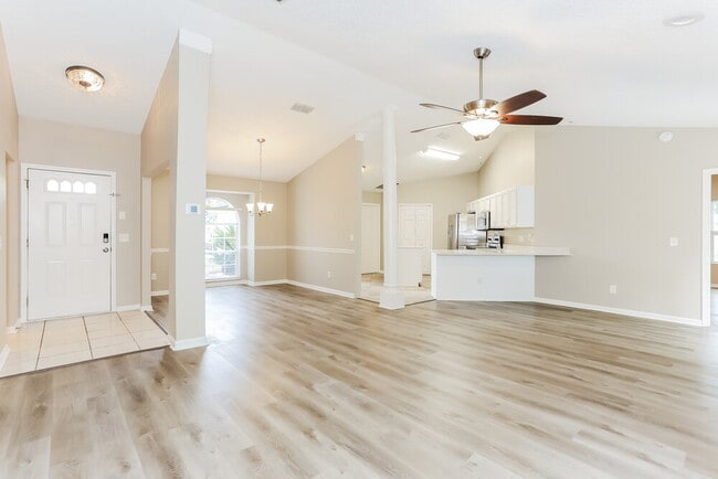 Photo - 1554 Mountain Lake Dr W