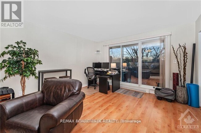 Photo - 121 Robson Ct Unit 1C