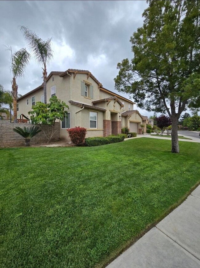 Photo - Discover this beautifully upgraded 5 bedro...