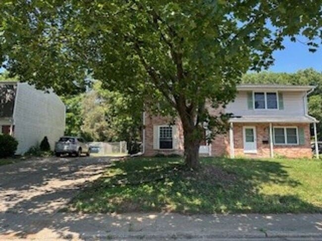 Photo - 269 W Ridge St House