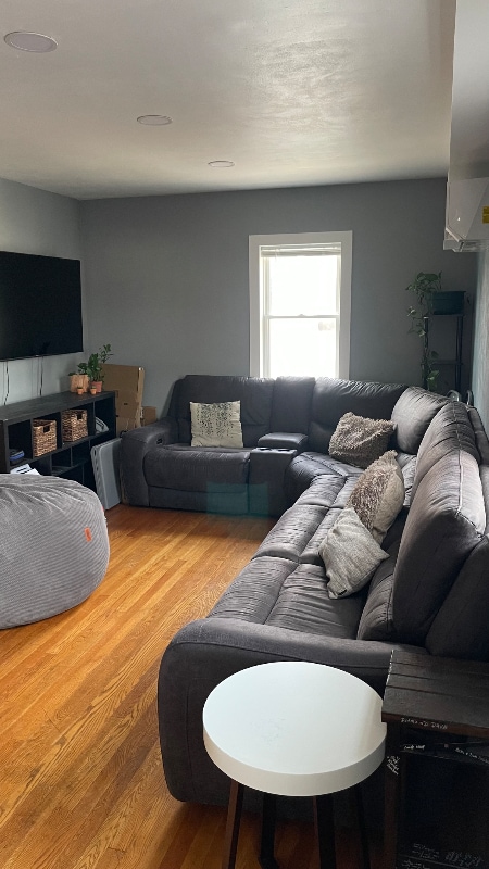 Photo - 20-24 E Middle St