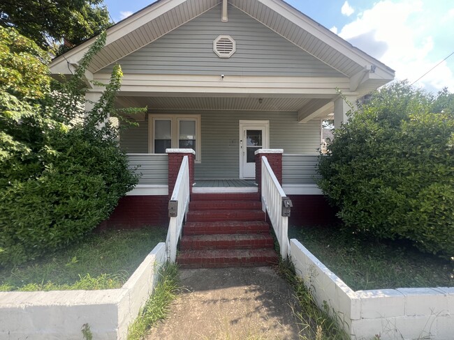 Photo - 717 W 35th St House