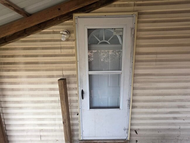 Building Photo - 50 E Main St