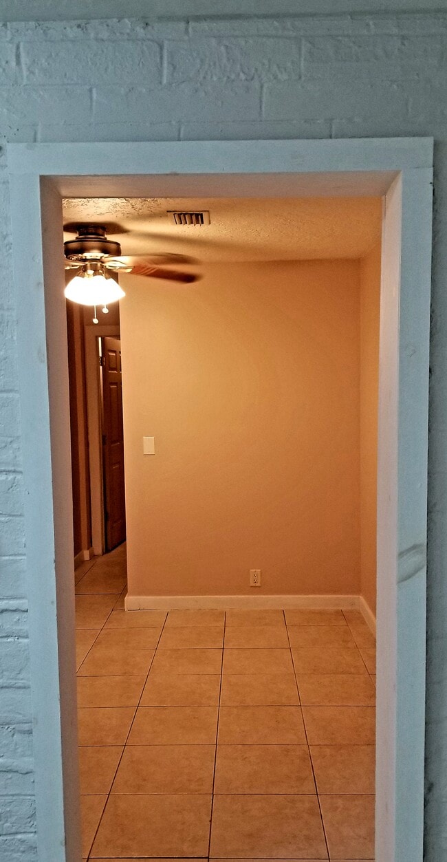 Photo - 510 E Strawbridge Ave