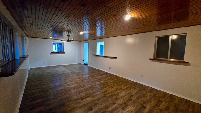 Photo - 512 Sandra Ave