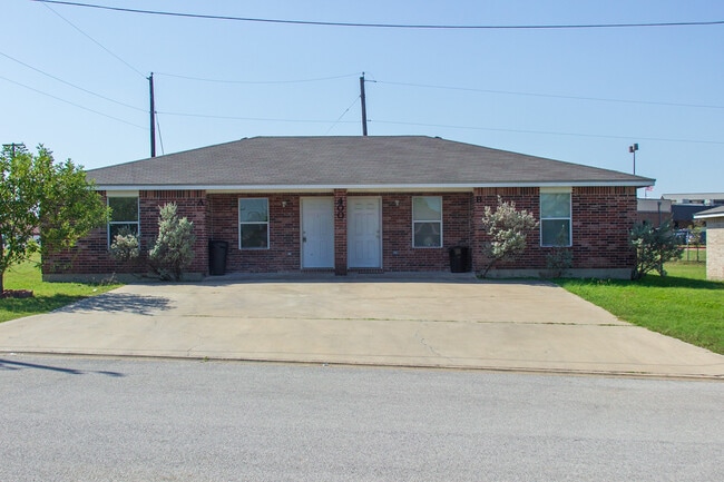 Building Photo - 400 Justin Ln Rental