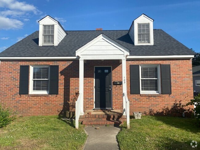 Building Photo - Ready for new tenants June 2025! Downtown ... Rental