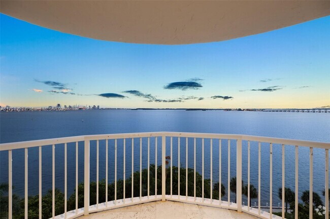 Building Photo - 1420 Brickell Bay Dr Unit 1401A Rental