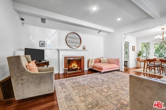 Photo - 3830 Vineland Ave