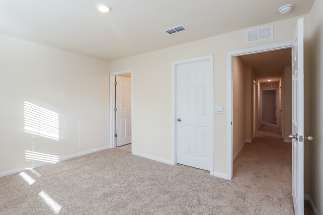 Photo - 86800 Mainline Rd