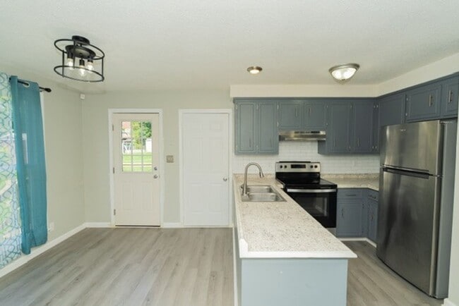 Photo - 615 Doane Dr