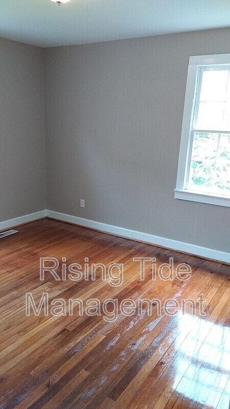 Photo - 316 Wickstead Rd