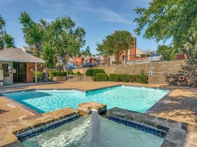 Photo - 8404 Forest Ln