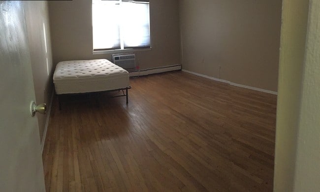 Photo - 38 Woodedge Ave Unit 2