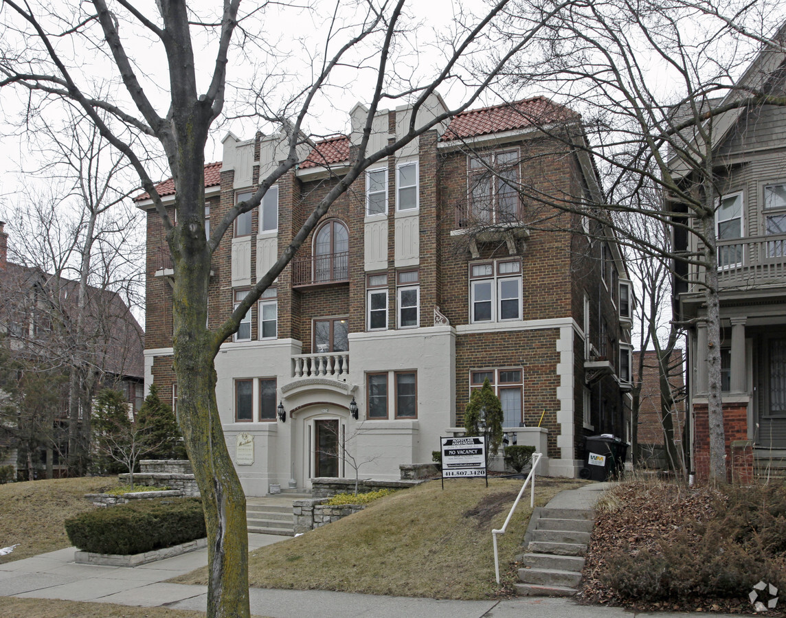 Photo - Montclair Apartments