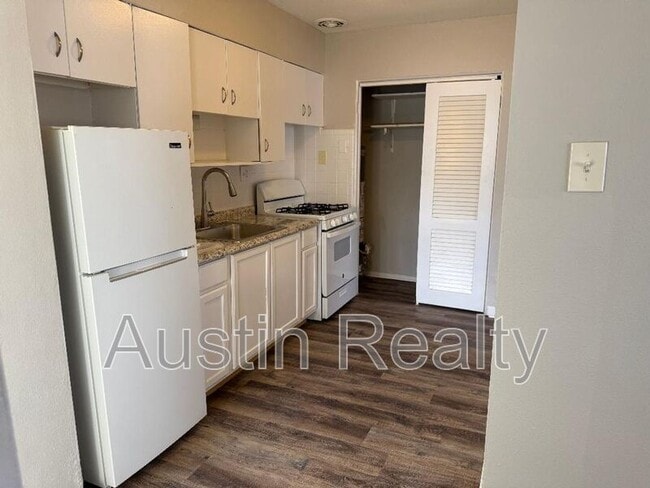 Photo - 8025 Gravois Rd